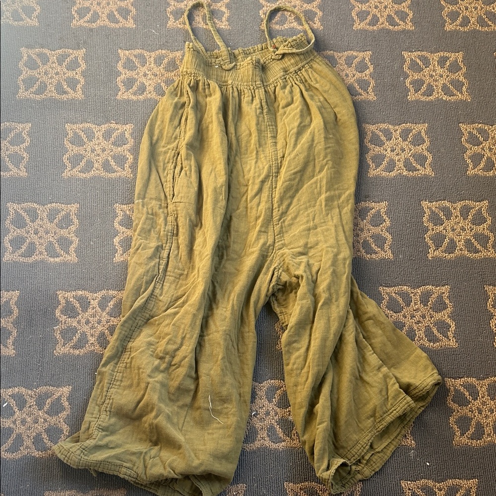 100% organic cotton! Women’s green Wide-Leg Jumpsuit. Size medium/large